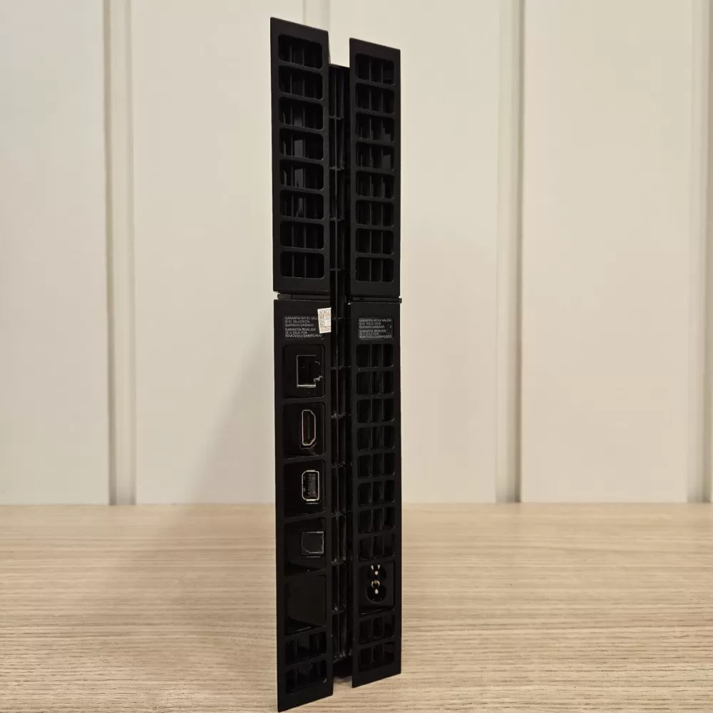 Playstation 4 - 500Gb HD - 1 Controle Playstation 4 - 500Gb HD - 1 Controle