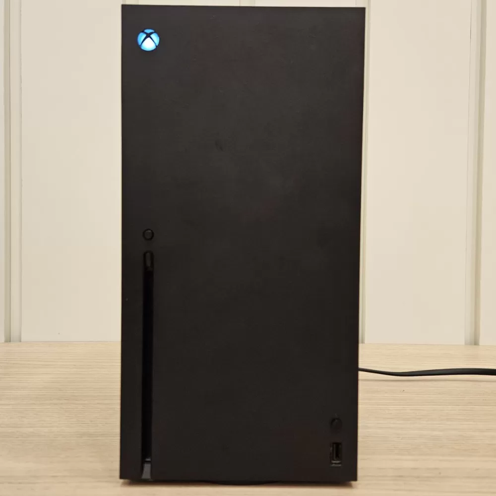 Xbox Series X - 1Tb SSD - 1 Controle Xbox Series X - 1Tb SSD - 1 Controle