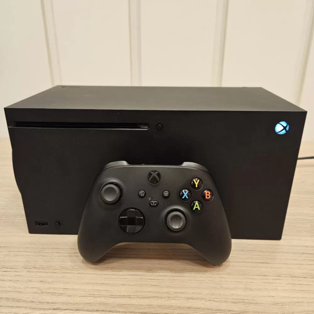 Xbox Series X - 1Tb SSD - 1 Controle Xbox Series X - 1Tb SSD - 1 Controle