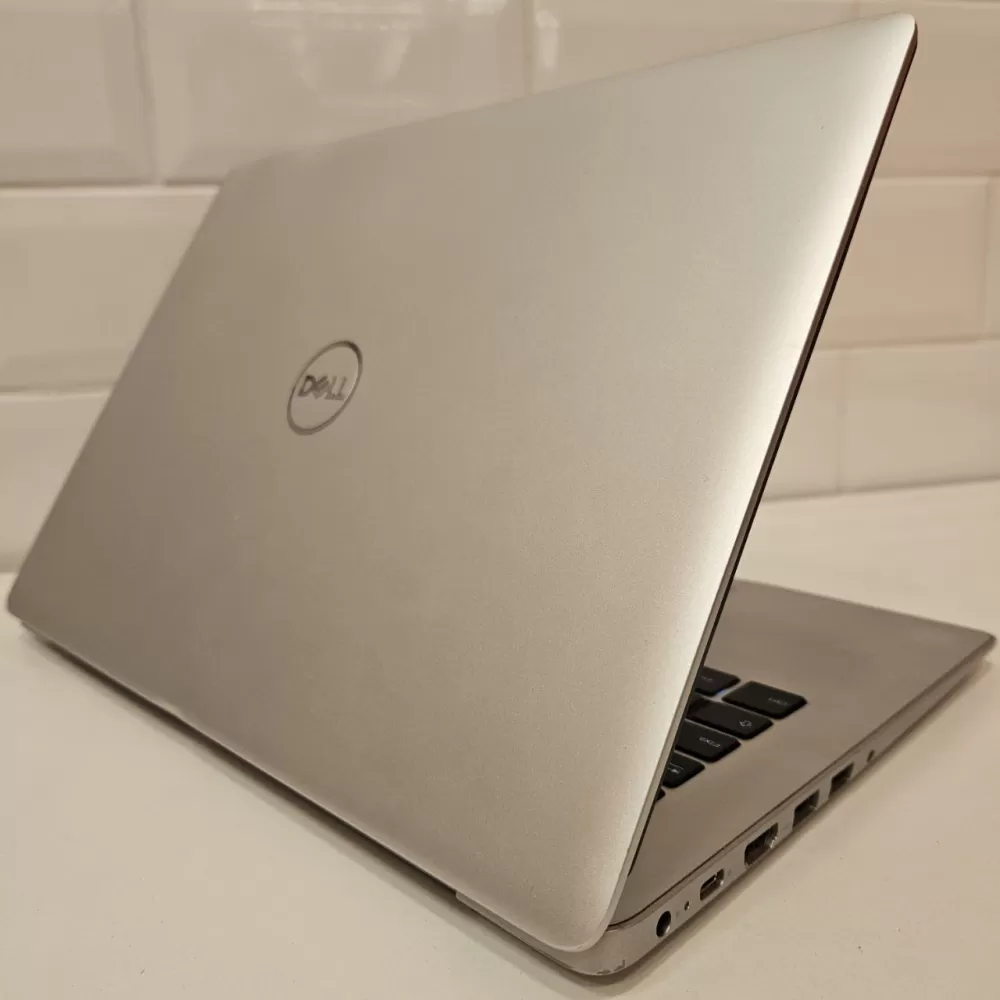 Notebook Dell i7 8th - 16Gb Ram - GeForce MX150 - SSD e 1Tb HD Notebook Dell i7 8th - 16Gb Ram - GeForce MX150 - SSD e 1Tb HD