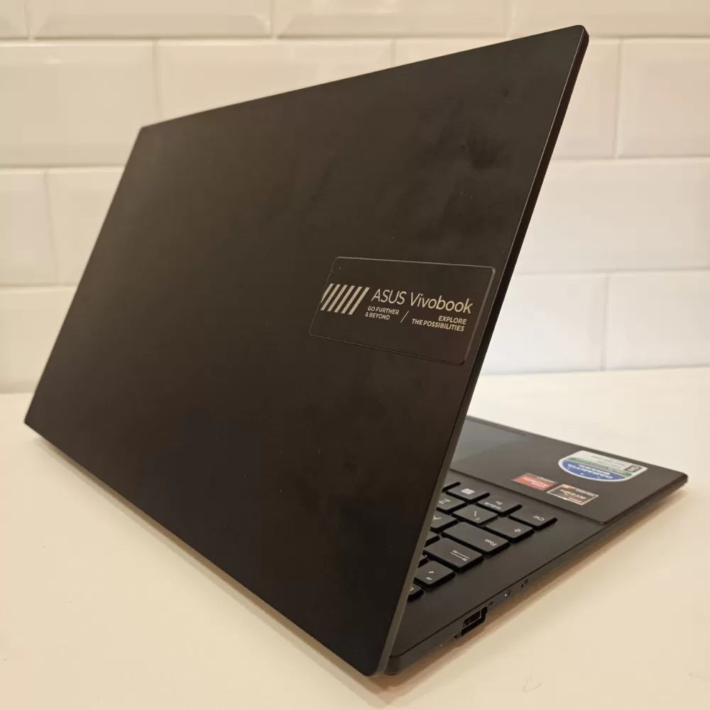 Notebook Asus VivoBook Ryzen 5 7520U - 8Gb Ram - AMD Radeon Graphics - 512Gb SSD Notebook Asus VivoBook Ryzen 5 7520U - 8Gb Ram - AMD Radeon Graphics - 512Gb SSD