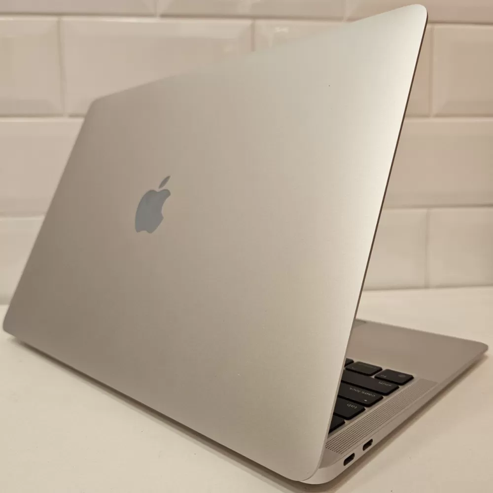 MacBook Air M1 - 8Gb Ram - SSD - A2337 MacBook Air M1 - 8Gb Ram - SSD - A2337