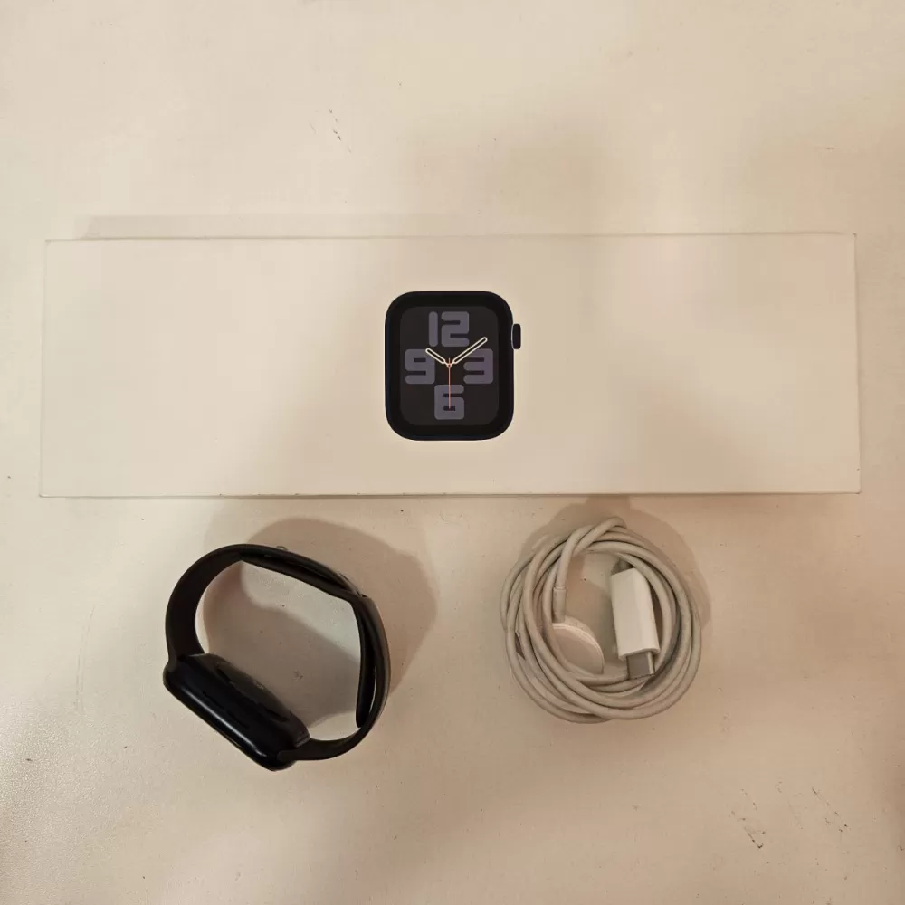 Apple Watch SE Gen 2 (GPS) - 40mm Apple Watch SE Gen 2 (GPS) - 40mm